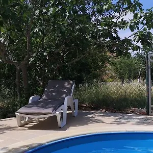 https://chillout-apartments-with-pool-patricia.pula-hotels.org