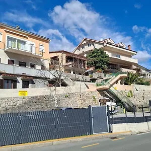 https://apartments-komel.primorje-gorskikotar.com